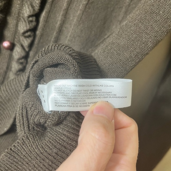 Vintage Carolyn Taylor Brown Turtleneck Ruffle  Pearl Sweater Small Preppy - Picture 7 of 8